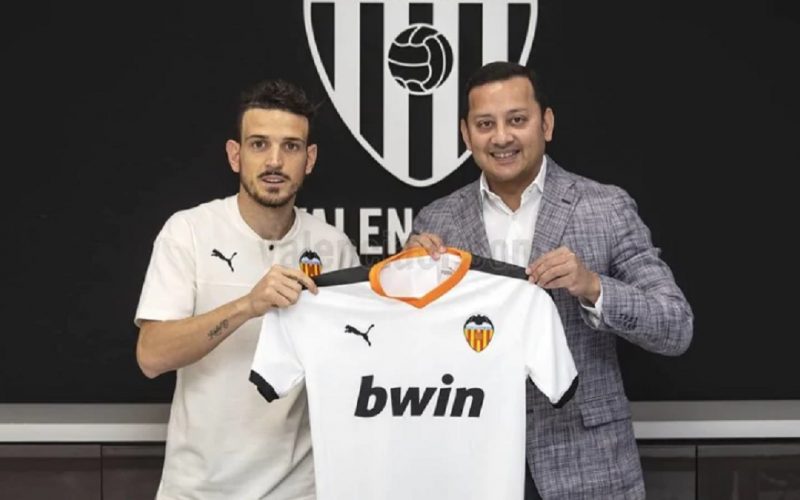 Valencia, presentato Florenzi: “Suderò questa maglia, darò il 100%”