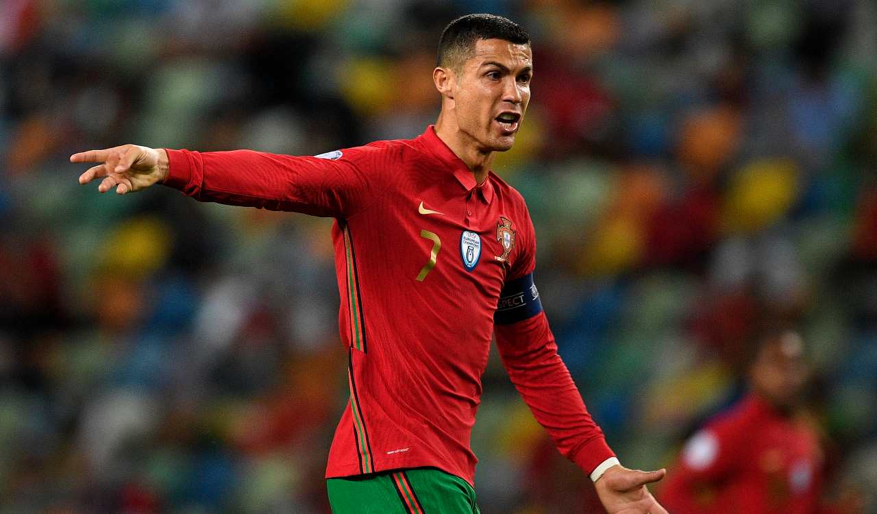 Ronaldo si presenta all'Al Nassr: "Voglio cambiare la mentalità del mondo intero"