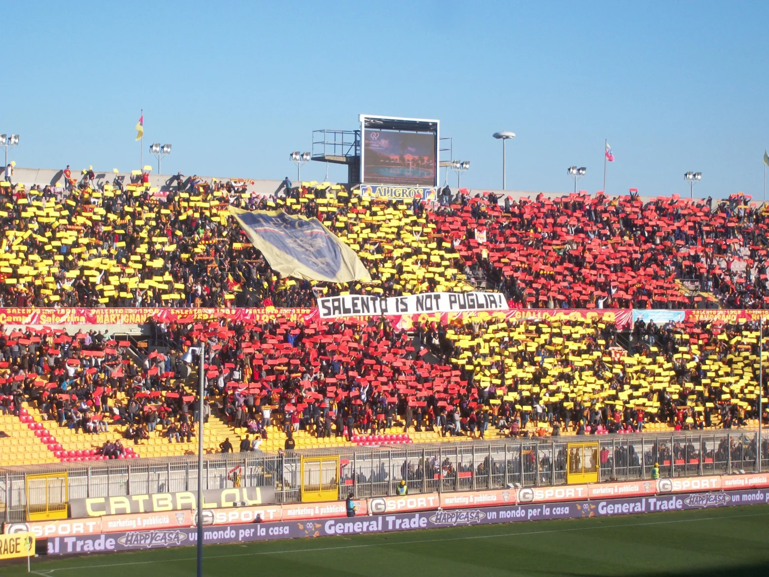 Pronostico Lecce - Napoli: 28 Ottobre 2025 1 Coreografia Tifosi Lecce, Via del Mare