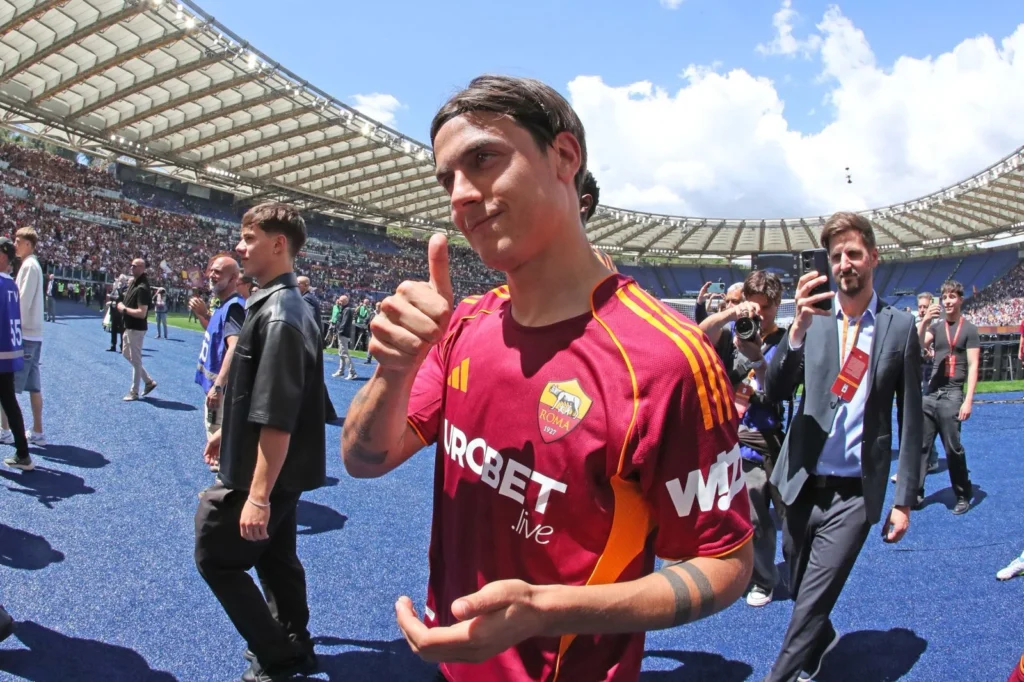 Calciomercato Roma, blindati i rinnovi di Mancini e Cristante: tutti i dettagli 3 Calciomercato Roma, fumata bianca per il rinnovo di Paulo Dybala tutti i dettagli