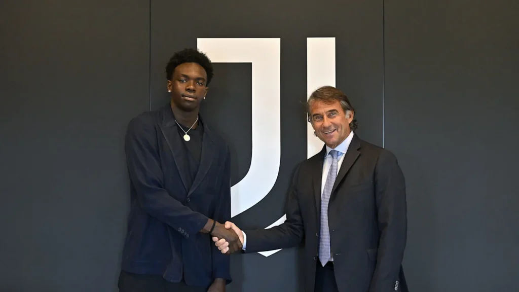 Calciomercato Juventus, avanti tutta per Zaniolo! Contatti in corso con l'agente, i dettagli 3 Jeff Ekhator è un nuovo calciatore della Juventus il comunicato ufficiale del club bianconero