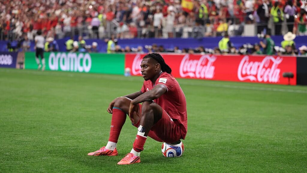 Calciomercato Milan, vicinissima la cessione di Leao al Fenerbahce: tutti i dettagli