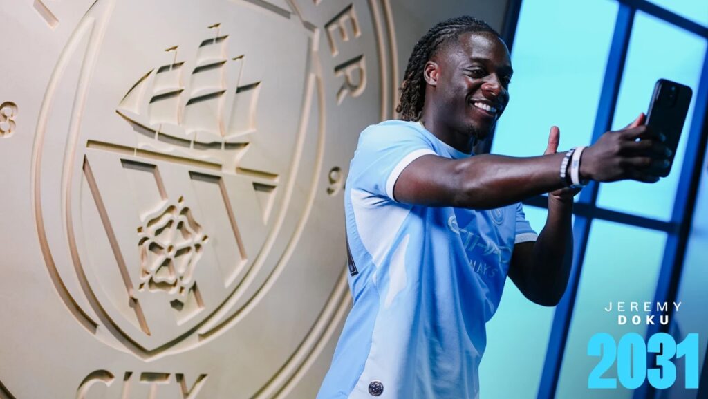 Manchester City, ufficiale il rinnovo di Jeremy Doku fino al 2031: il comunicato 2 Manchester City, ufficiale il rinnovo di Jeremy Doku fino al 2031: il comunicato